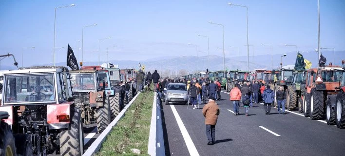 Στους δρόμους ξανά οι αγρότες – Τη Δευτέρα ξεκινούν κινητοποιήσεις – Σκληραίνουν τη στάση τους